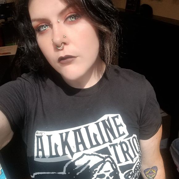 Meet your Posher, Daniellia - Picture 1 of 1